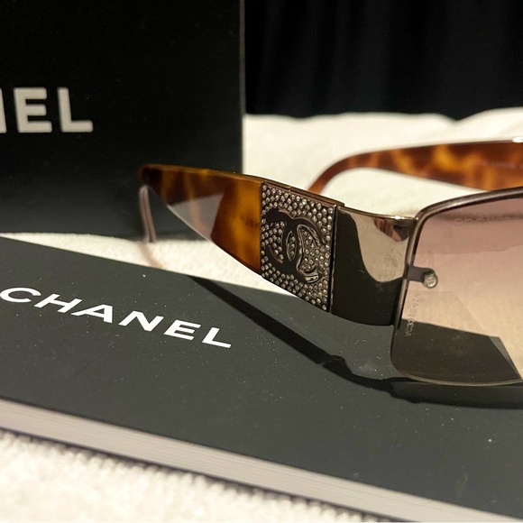 Chanel Sunglasses Y2K Vintage (Original Box & Certification) 4117b Swarovski - Picture 1 of 5